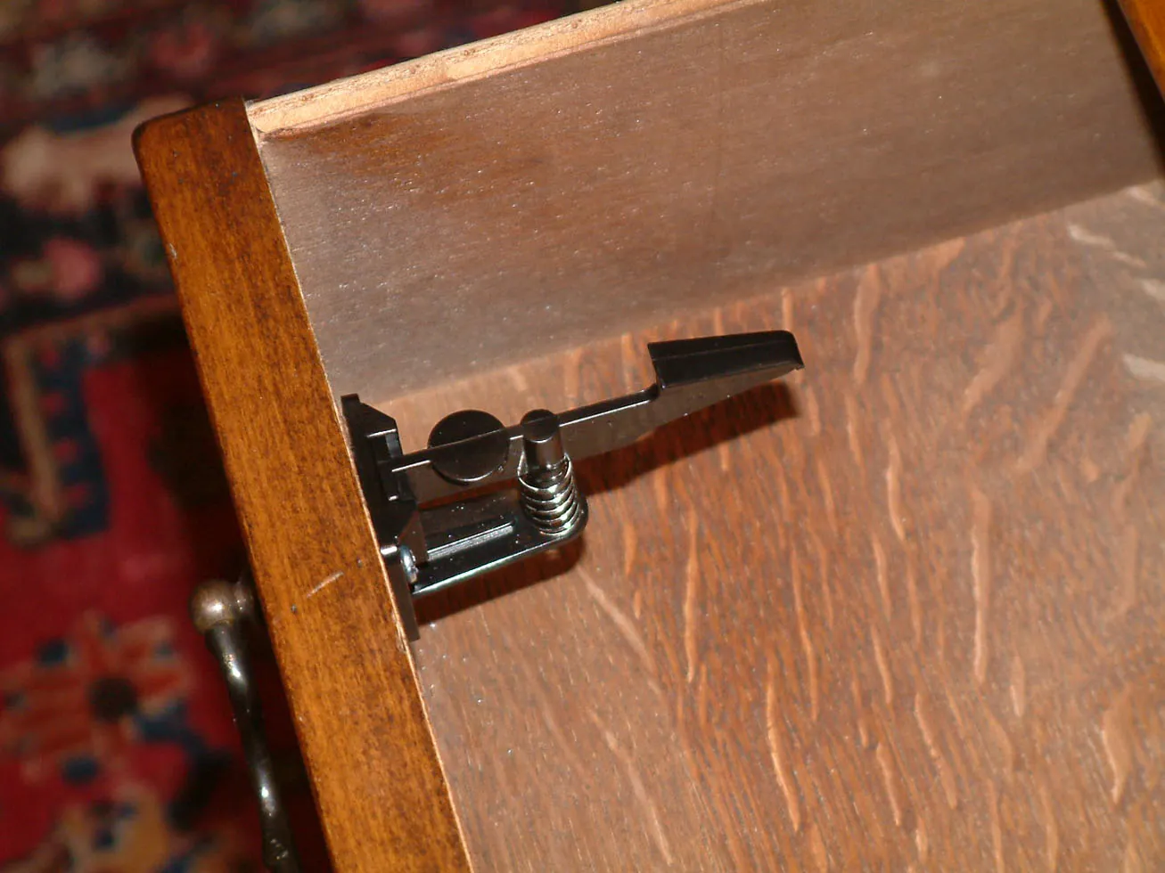 Safety Drawer and Cabinet Latches (Model CLW)