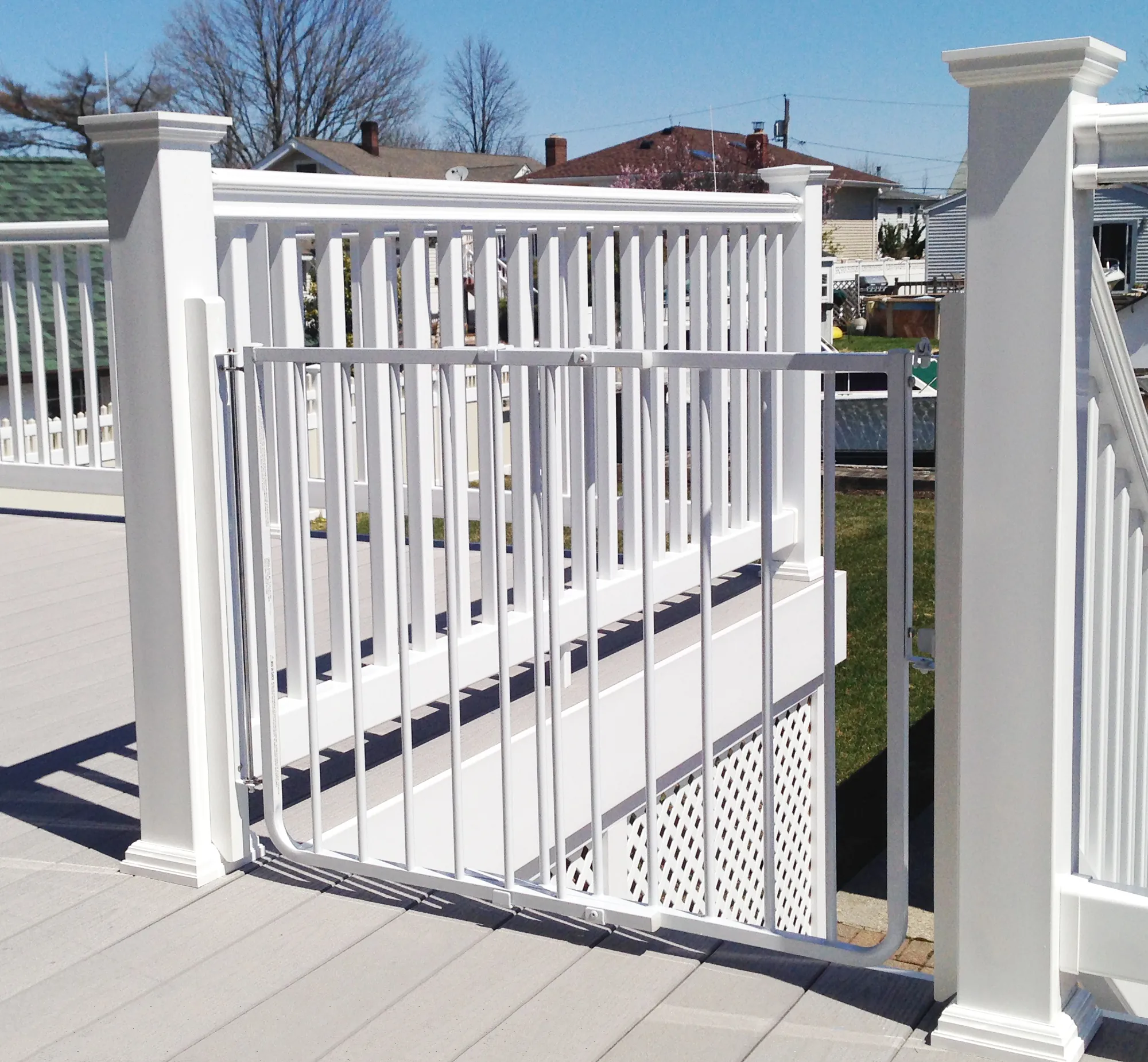 Scratch & Dent Outdoor Safety Gate